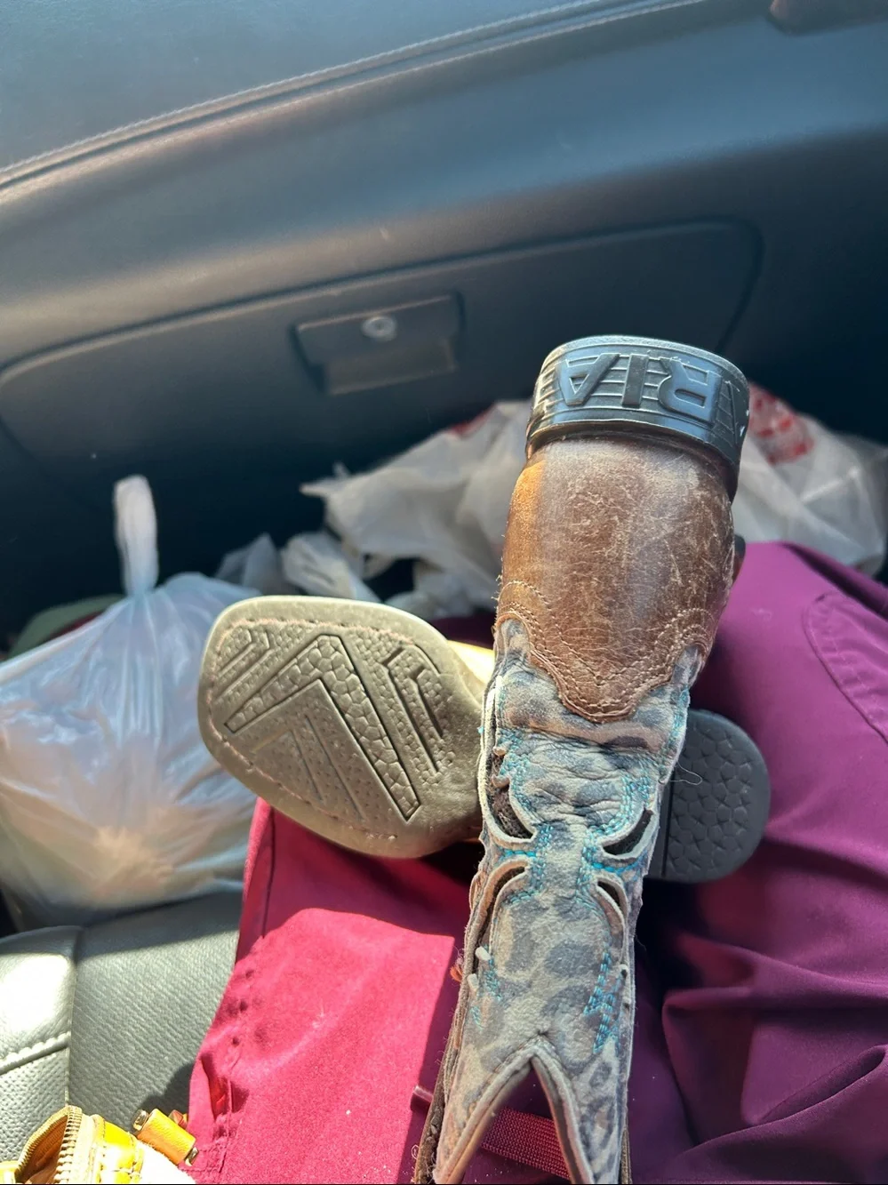 Kid boots